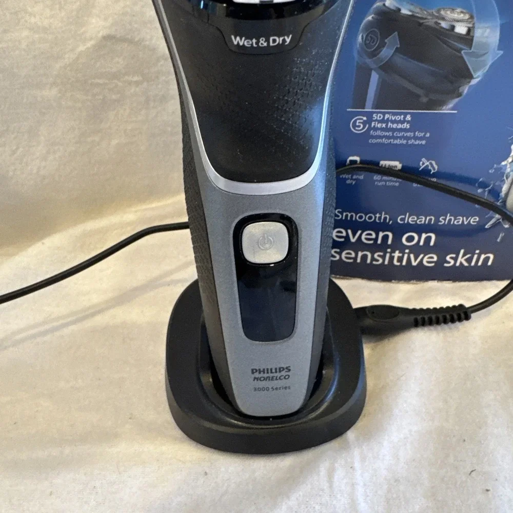 Philips Norelco Cordless Wet & Dry Shaver 3900 3000 Series Model S3341 Tested